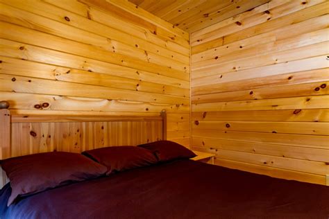Cozy Quiet Bedroom In Cabin B Cayuga Lake Cabins