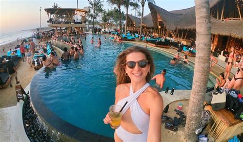 30 Best Beach Clubs In Bali Updated For 2020 Honeycombers Bali Photos