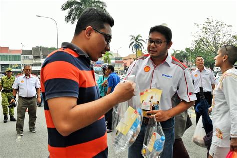 Welcome to the official yayasan sarawak twitter page! Motoring-Malaysia: Shell Continues its 'Balik Kampung' CSR ...