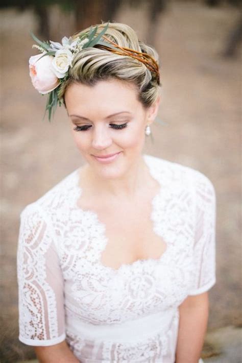 Les plus belles coiffures de mariage sur cheveux courts - mariee.fr