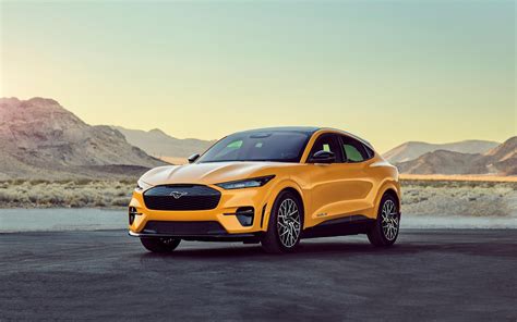 Ford Mustang Mach E Gt 2021 Suv Drive