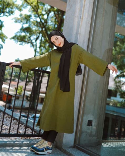 Gamis hijau botol cocok dengan jilbab warna apa. Gamis Lemon Cocok Dengan Jilbab Warna Apa : Kain Warna ...