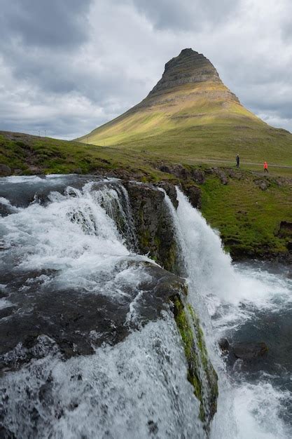 Premium Photo Icelandic Waterfall With Kirkjufell Mountain In The
