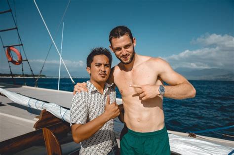 Contro tutto e tutti ! Soccer players Lazio's de Vrij & Torino's Ljajić vacation in Indonesia