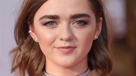 Maisie Williams Is Now Rocking Ombré Hair Thats Mermaid Inspired
