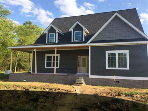 Traditionally, most ranch style homes featured horizontal lap siding. Vinyl Siding Colors And Styles | Siding colors for houses ...