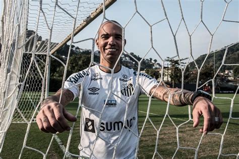 Santos Anuncia Contratação De Diego Tardelli Mercado Do Futebol