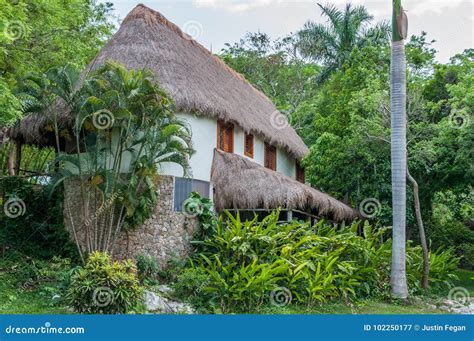 Traditional Mayan House Chichen Itza Mexico Stock Image Image Of