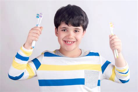 Cepillo Dental Vs Cepillo Eléctrico • Clínica Finedent Granada