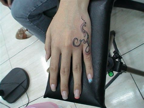 30 Fantastic Hand Tattoo Designs Collection For 2011 Small Tattoo