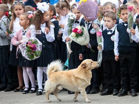 Russian Children Return To School On Day Of Knowledge The Moscow Times