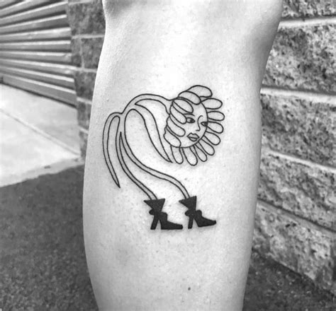 Pin by Maddy on Tattoos&Piercings | Funky tattoos, Mini tattoos, Body art tattoos