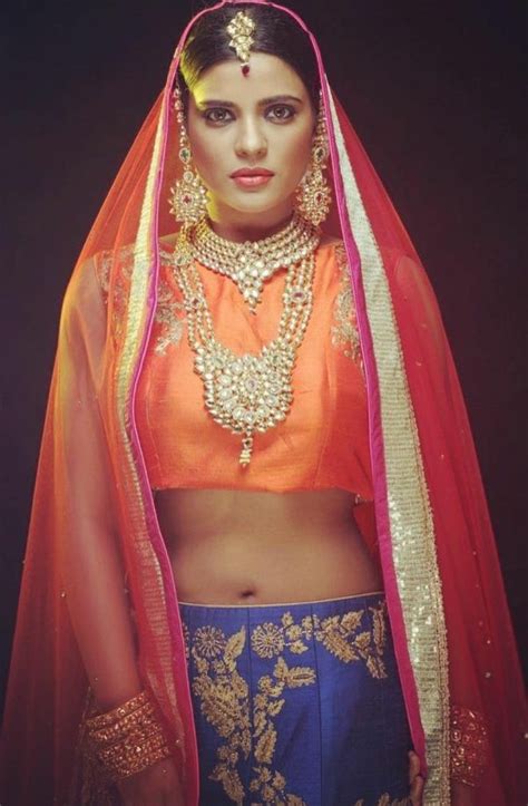 Actress Aishwarya Rajesh Sexy Navel Show Latest Unseen Photos Actress