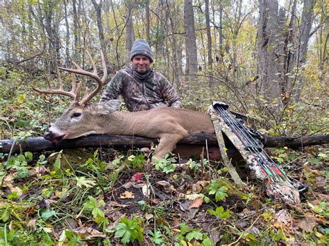 Missouri 6 Day Whitetail Deer Archerycrossbow Hunt For 2 Hunters