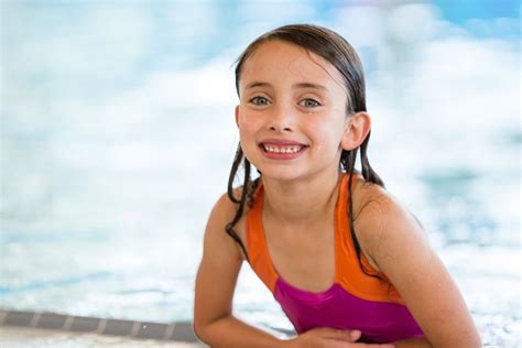 Ab Wann K Nnen Kinder Schwimmen Lernen Rochenkinder