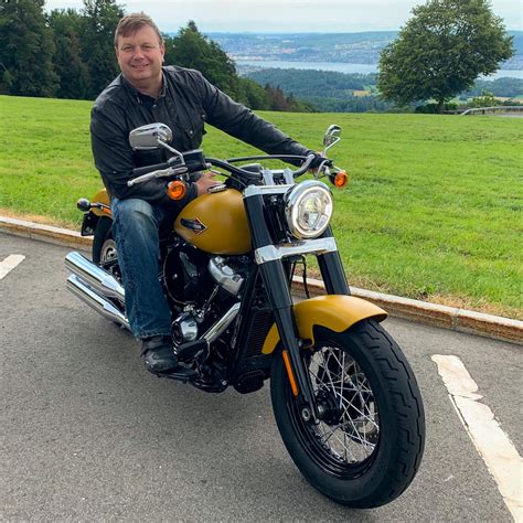 Custom harleys custom motorcycles harley softail softail bike harley softail slim hot bikes bike exif motorcycle. Harley-Davidson Softail Slim - ein klassischer Bobber ...