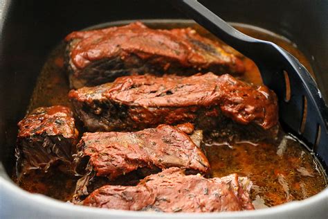 I think the crock pot express did a good job cooking, and the meat was tender, but the flavor that i was expecting was not there. Slow Cooker Short Ribs - Anna Vocino