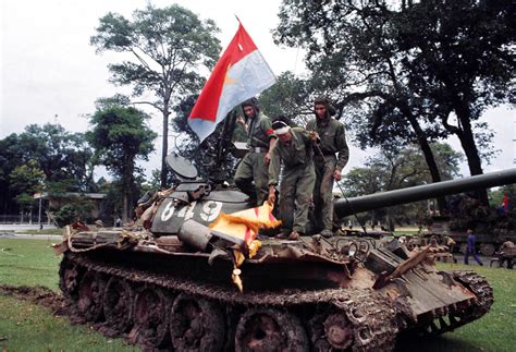 Vietnam War Fall Of Saigon Victorious North Vietnamese Sol Flickr