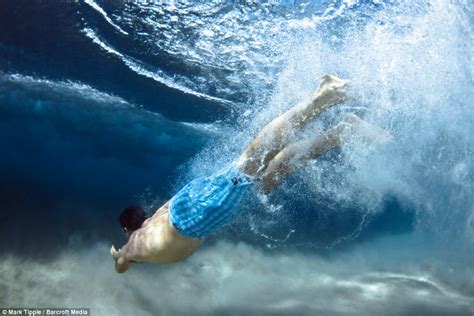 The Beauty That Lies Beneath Ethereal Pictures Of Swimmers Diving