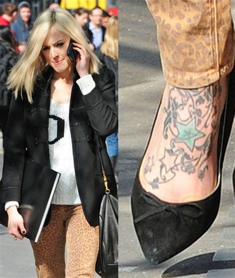 Fearne Cotton S Tattoos Star Tattoo On Foot Pretty Designs