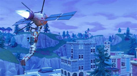 Fortnite Players Stop Waiting For Comet Destroy Tilted Towers Themselves