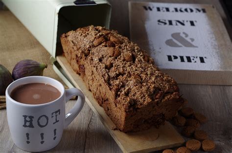 Ontbijtkoek Met Kruidnoten Vijg En Chocolademelk