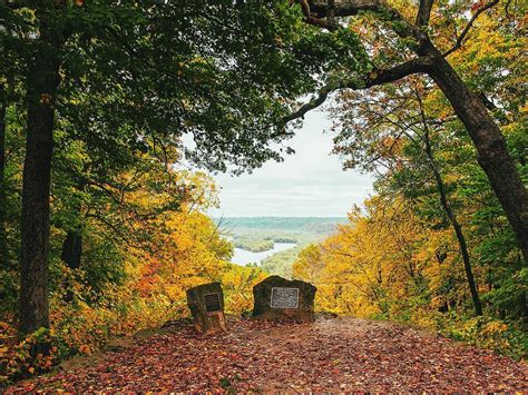11 Easy Fall Foliage Hikes In Wisconsin