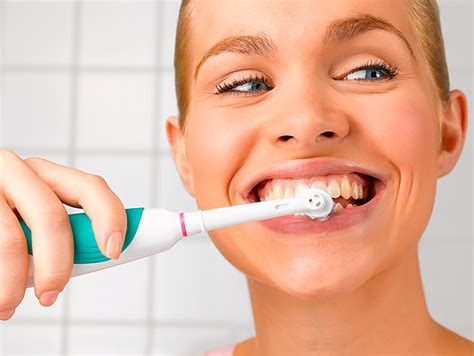 Как чистить зубы электрической щеткой Фимоз