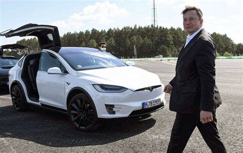 Tesla missed earnings, but reported their first full, profitable year. Tesla's Q4 FY 2020 earnings may herald $7B options payout ...