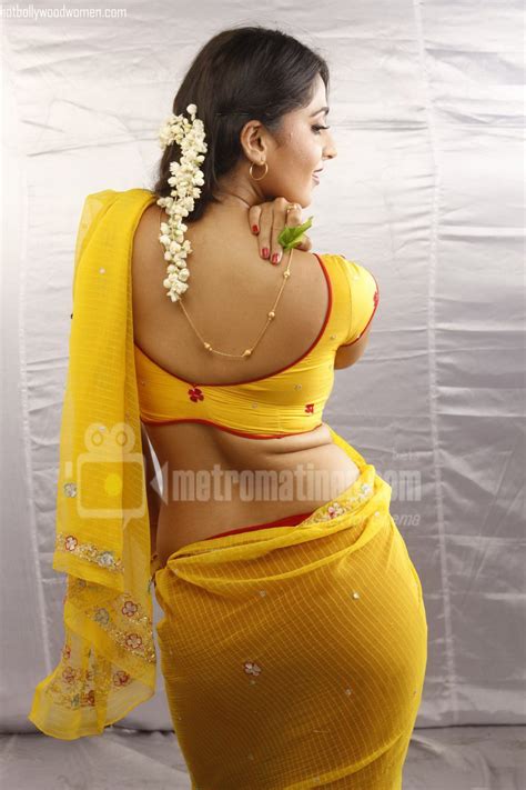 Download Hottest Bollywood Anushka Shetty Ass Butt Gudda Butt Wallpaper Butt Wallpaper