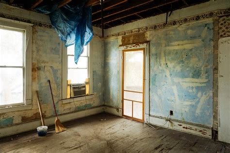 It's been two years since the final episode of #fixerupper aired! Buying a fixer-upper tips for first-time homebuyers - Real ...
