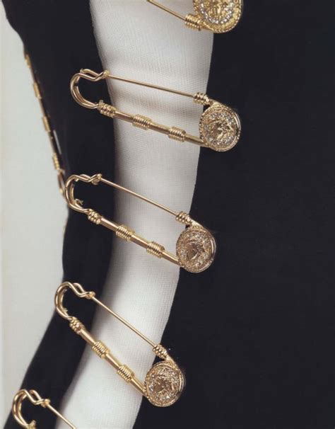 Gianni Versace Richard Martin 1997 Metropolitan Museum Of Art New