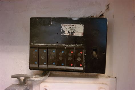 Since you have cars and automobiles as a tag. Replacing/Upgrading Consumer Units (Fuse Boxes) - Auber ...