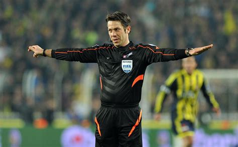 Fenerbahçe'nin attığı golde yardımcı serkan ok ofsayt bayrağını kaldırdı. Derbinin hakemi Fırat Aydınus - Ataklar Organize Gelişiyor ...