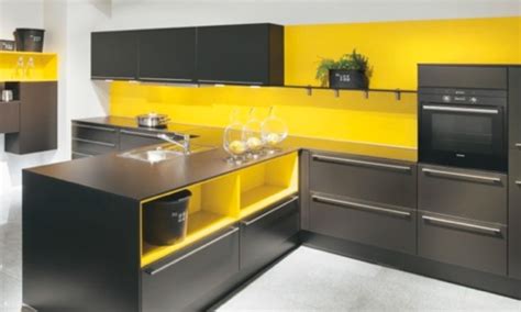 Idée déco cuisine bois jaune gris. deco cuisine jaune et gris