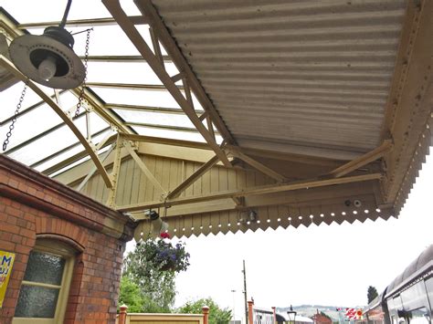 Curved roof canopies can be designed to any radius to suit your design preference and budget. Extension Blog: More canopy work