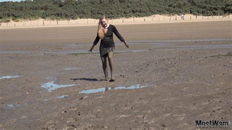 Pin By Miklish On Wet Muddy Fun Mudding Girls Cool Girl Beach