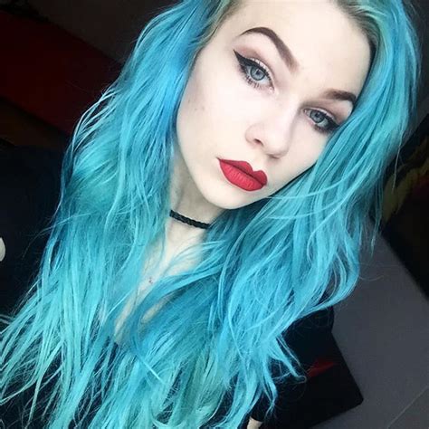 Foxxykicks Used Lunar Tides Cyan Sky Hair Dye To Get This