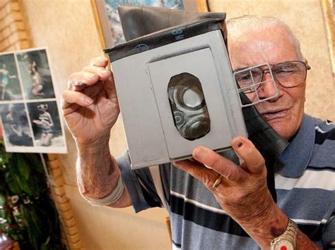 Bruce Mozert Pioneer In Underwater Photography Dies At Age 98