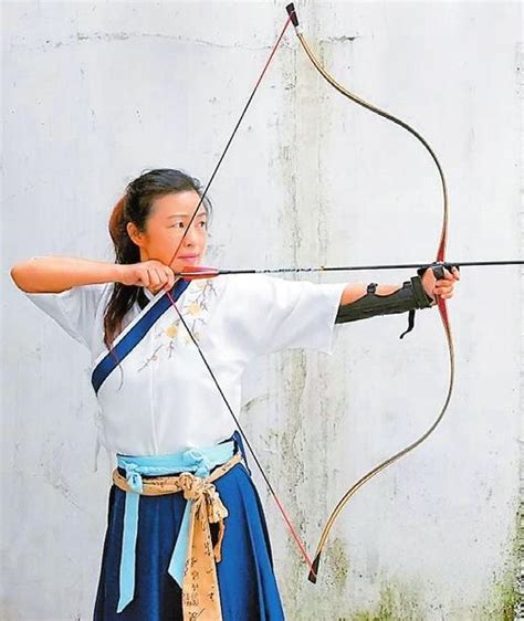 Traditional Chinese Archery Gains Popularity Among Youths英文报