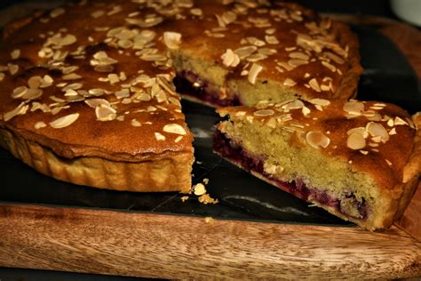 A practically foolproof pastry that you can completely make in a food processor! Sweet Shortcrust Pastry Mary Berry / How To Make A Bakewell Tart Meadow Brown Bakery : My ...