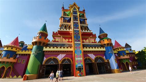 Beto carrero world is a theme park located in penha, brazil. Beto Carrero World reabre para moradores da Região Sul do ...