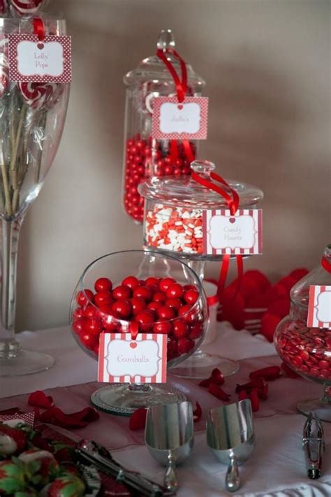 Ce service est édité par le site soonnight.com. Red and white candy buffet | Candy buffet wedding, Black ...
