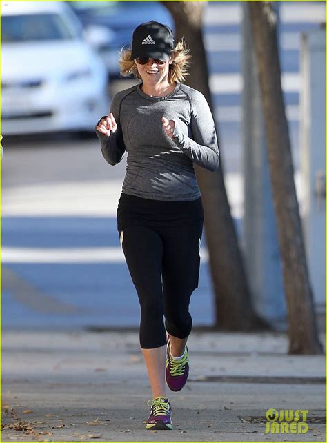 Full Sized Photo Of Reese Witherspoon Morning Jog After Paris Vacation
