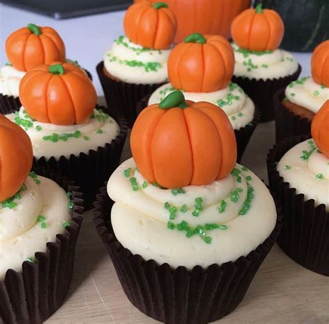 Pumpkin Cupcakes Halloween Cupcakes With Fondant Pumpkin Cake Edible