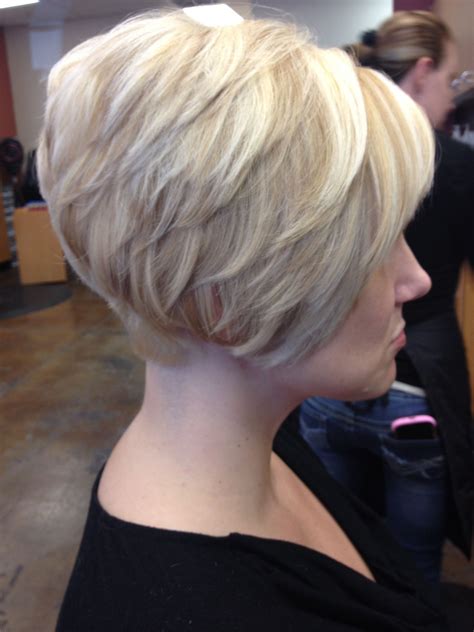 Short Tapered Bob Platinum Base With Golden Blonde Lowlights And