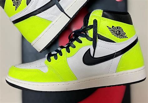 Air Jordan 1 Retro High Og Visionaire Volt 555088 702 Release Date