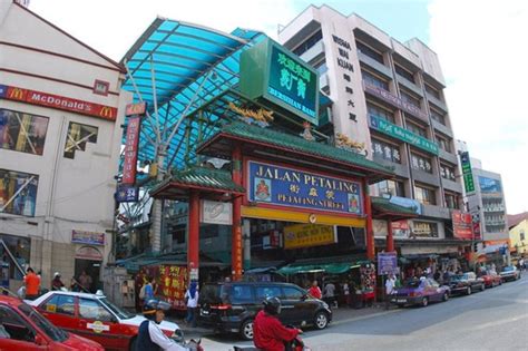 Di sini mereka menyediakan makanan barat, makanan asia seperti nasi lemak atau makanan melayu lain tetapi lebih disarankan makanan barat. 18 Tempat Lepak Best Di KL Pada Malam Dan Petang. Jom ...