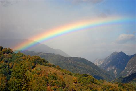 Unsere produkte sehen märchenhaft aus, wie man häuschen aus märchenbüchern unserer kindheit … Wie entsteht ein Regenbogen?