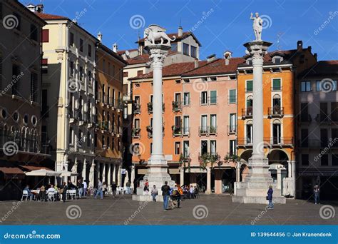 Columns In Piazza Dei Signori In Vicenza Italy Editorial Photo Image